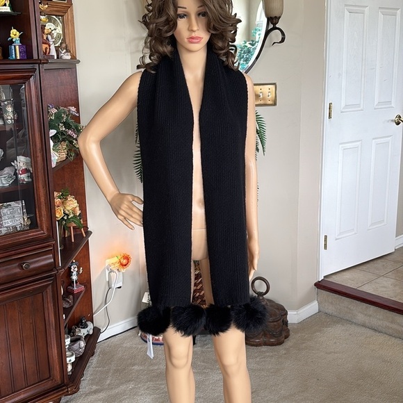 Brand New UGG 100% Cashmere Black Knit Scarf w/ Real Lamb Fur Sheepskin Pom Poms - Picture 9 of 15